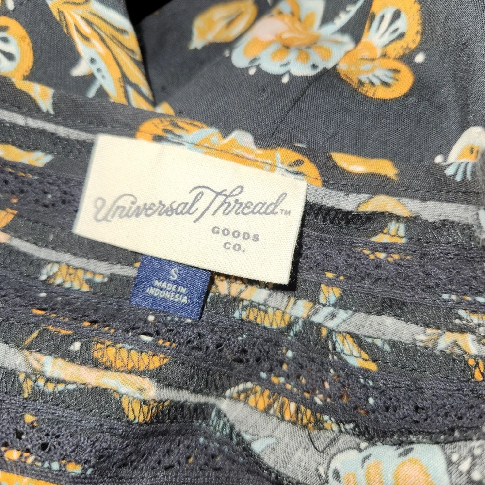 Universal Thread Pullover Dark Gray Size Small